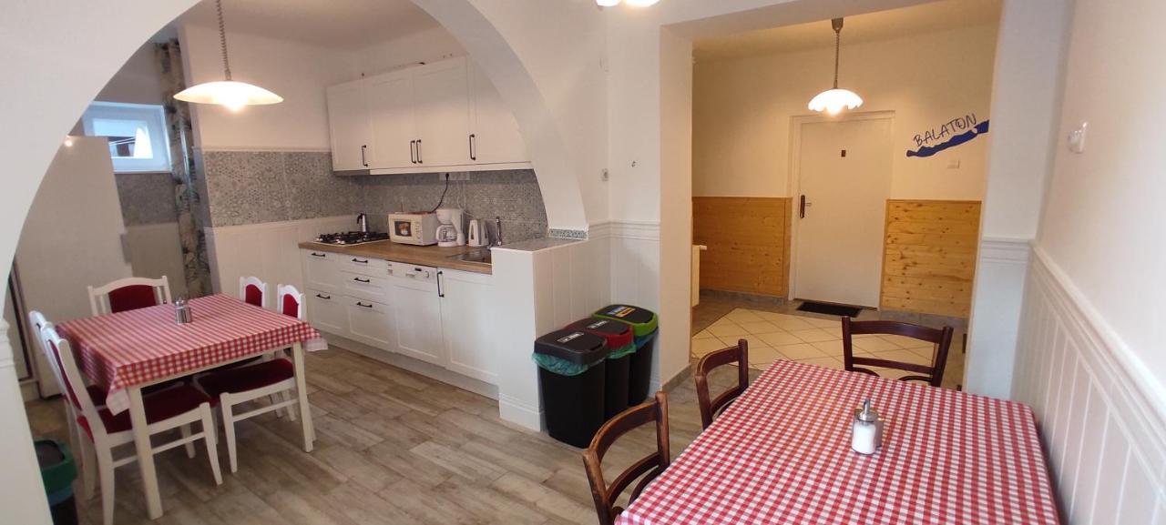 Timbi Vendeghaz Hotel Vonyarcvashegy Luaran gambar